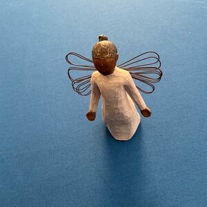 Willow Tree Angel of Grace Figurine in Cream